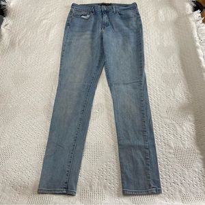 Hi-Rise Skinny Levi Jeans (8/29)